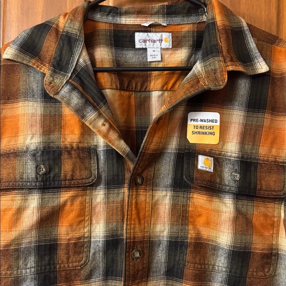 Men’s Carhartt Flannel Button Down - Picture 2 of 5